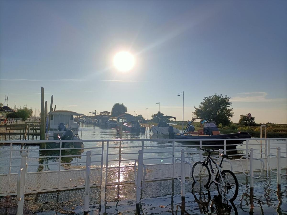 Suite Privative De 28M2 Climatisee, Proche Plage Et Commerces Audenge Exteriér fotografie
